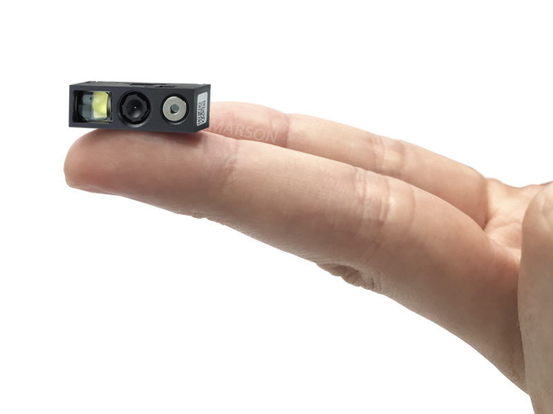 MT88L_2D Scan Engine_on_hand_800x600